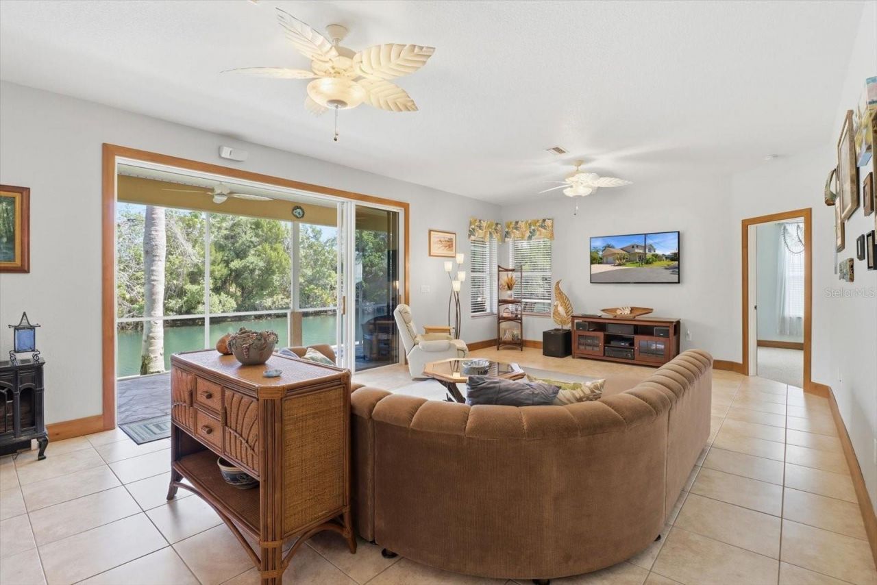939 SE 3rd Avenue, Crystal River, FL 34429 Photo
