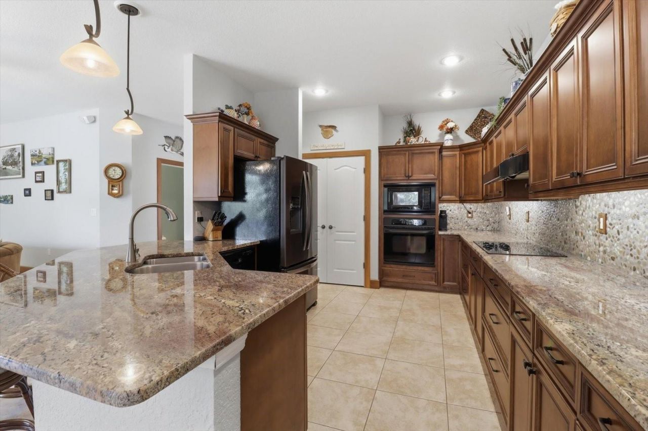 939 SE 3rd Avenue, Crystal River, FL 34429 Photo