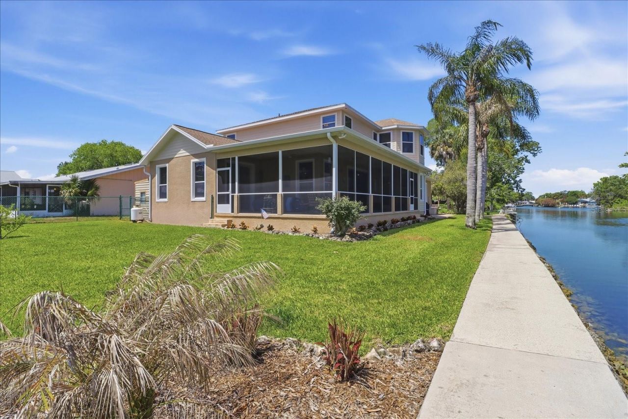 939 SE 3rd Avenue, Crystal River, FL 34429 Photo