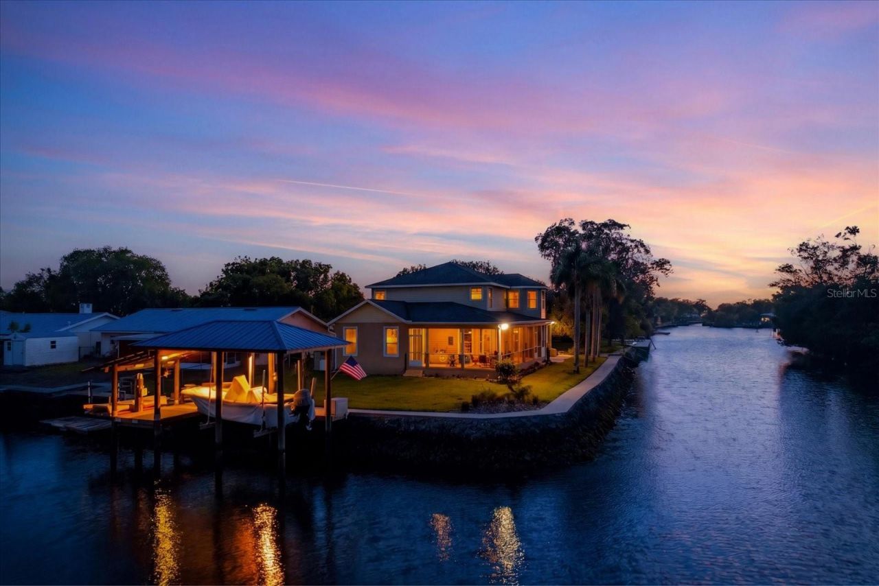 939 SE 3rd Avenue, Crystal River, FL 34429 Photo