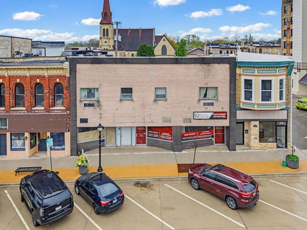 309-313 W Milwaukee Street, Janesville, WI 53548
