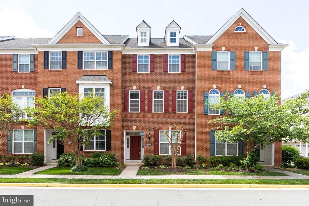 43005 Paris Gap Square, Ashburn, VA 20148 Main Photo