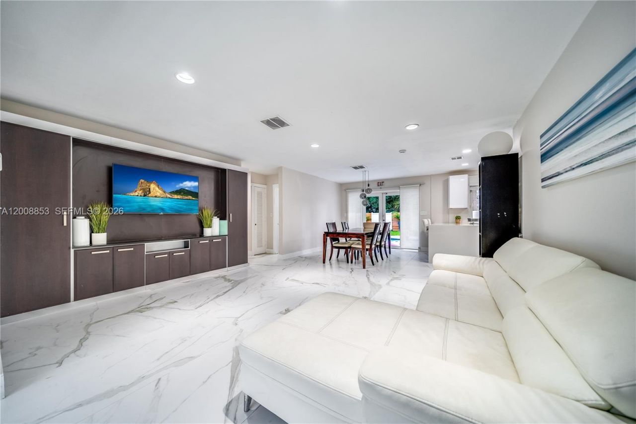 1940 NE 62nd St, Fort Lauderdale, FL 33308 Photo