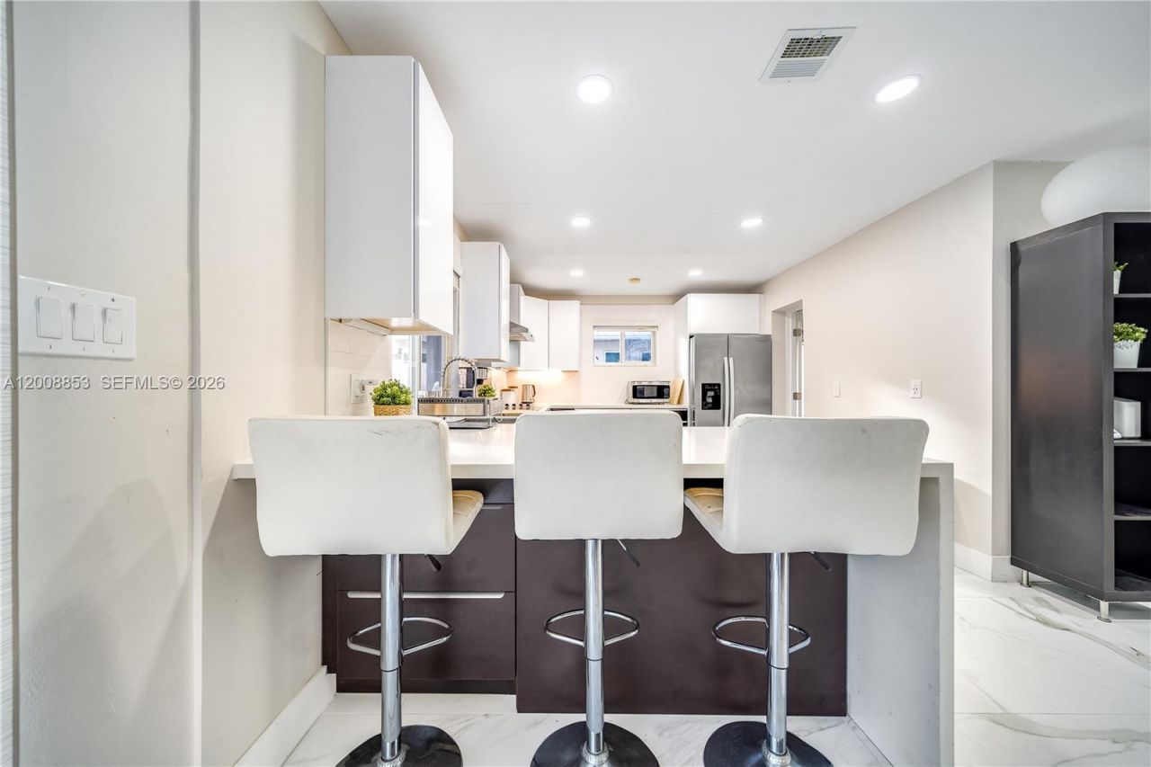 1940 NE 62nd St, Fort Lauderdale, FL 33308 Photo