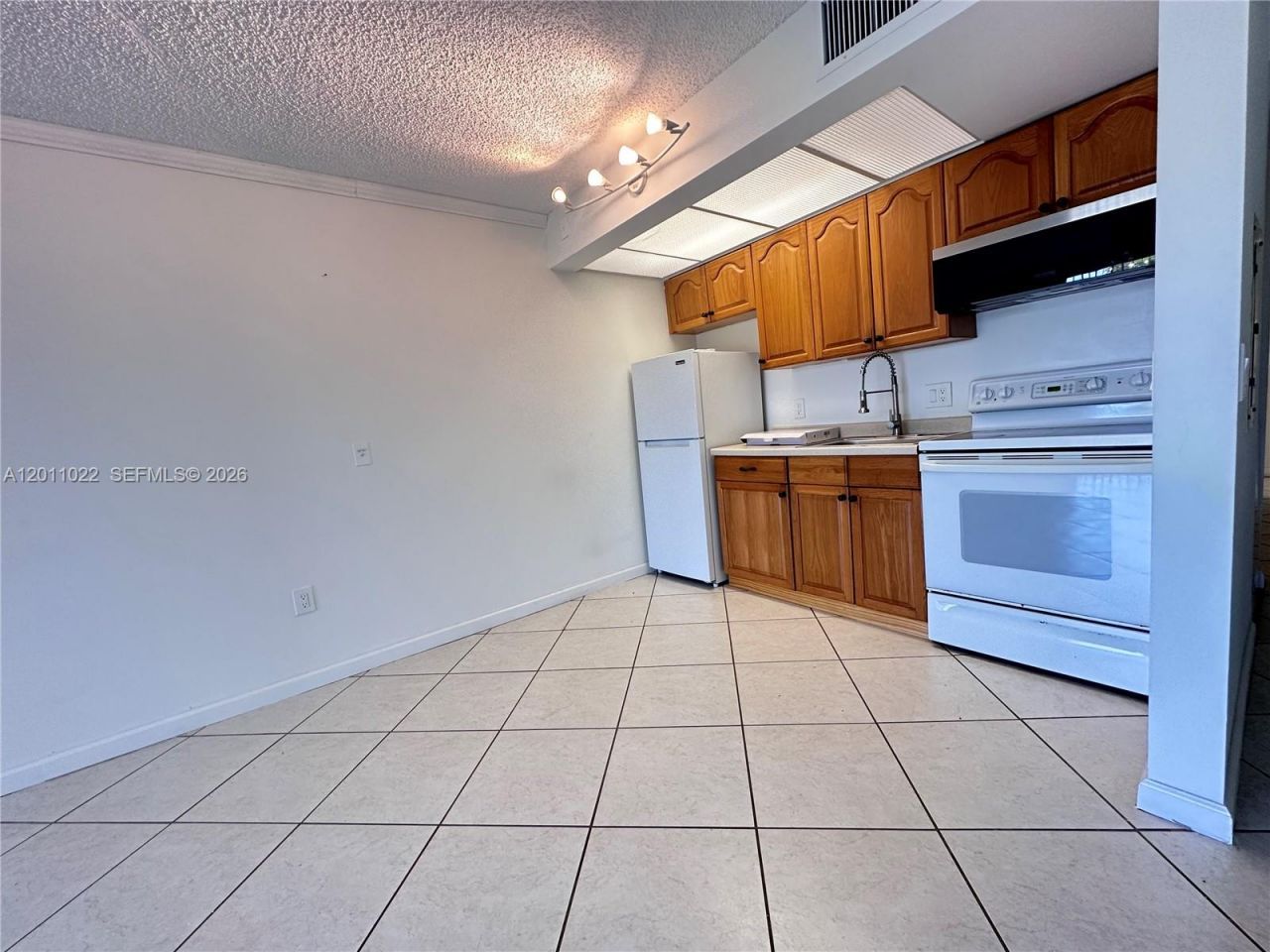 13455 SW 16th Ct, Unit 311F, Pembroke Pines, FL 33027 Photo