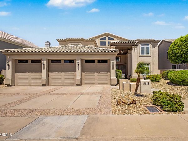 5812 W DEL LAGO Circle, Glendale, AZ 85308