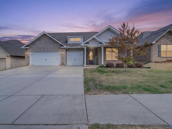 609 Magnolia Cove Lane, Hartselle, AL 35640