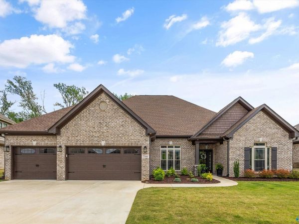 7500 Flint Crossing Circle SE, Owens Cross Roads, AL 35763
