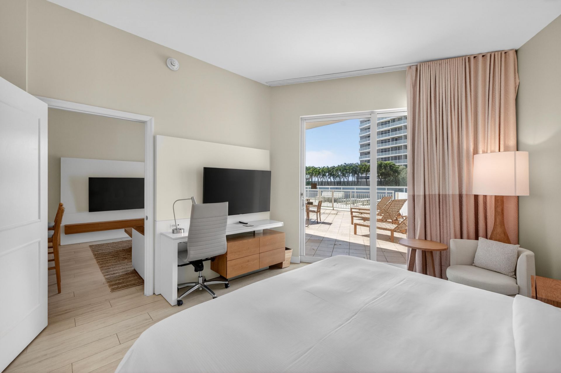 505 N Fort Lauderdale Beach Boulevard, Unit 605, Fort Lauderdale, FL 33304 Photo