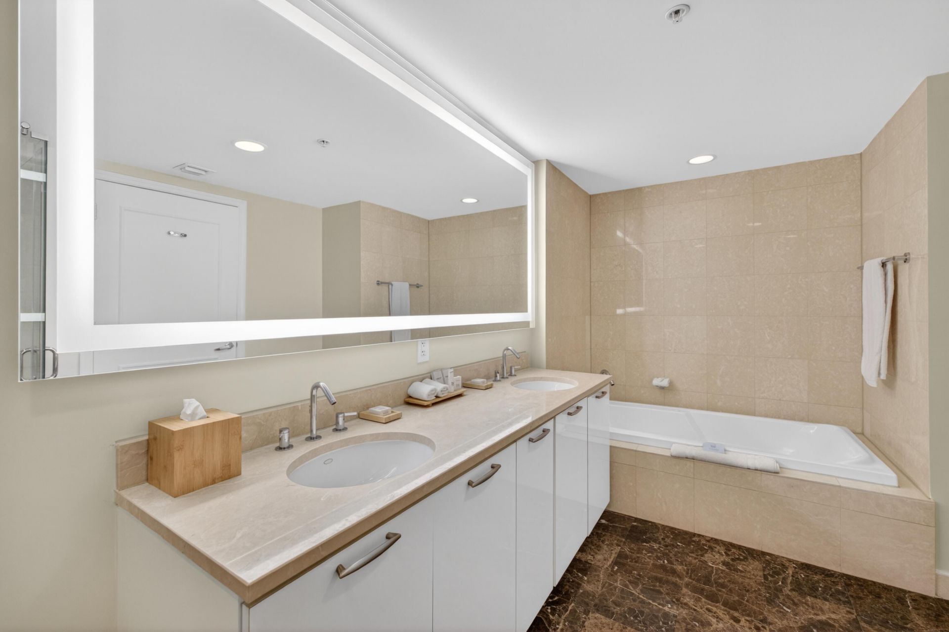 505 N Fort Lauderdale Beach Boulevard, Unit 605, Fort Lauderdale, FL 33304 Photo