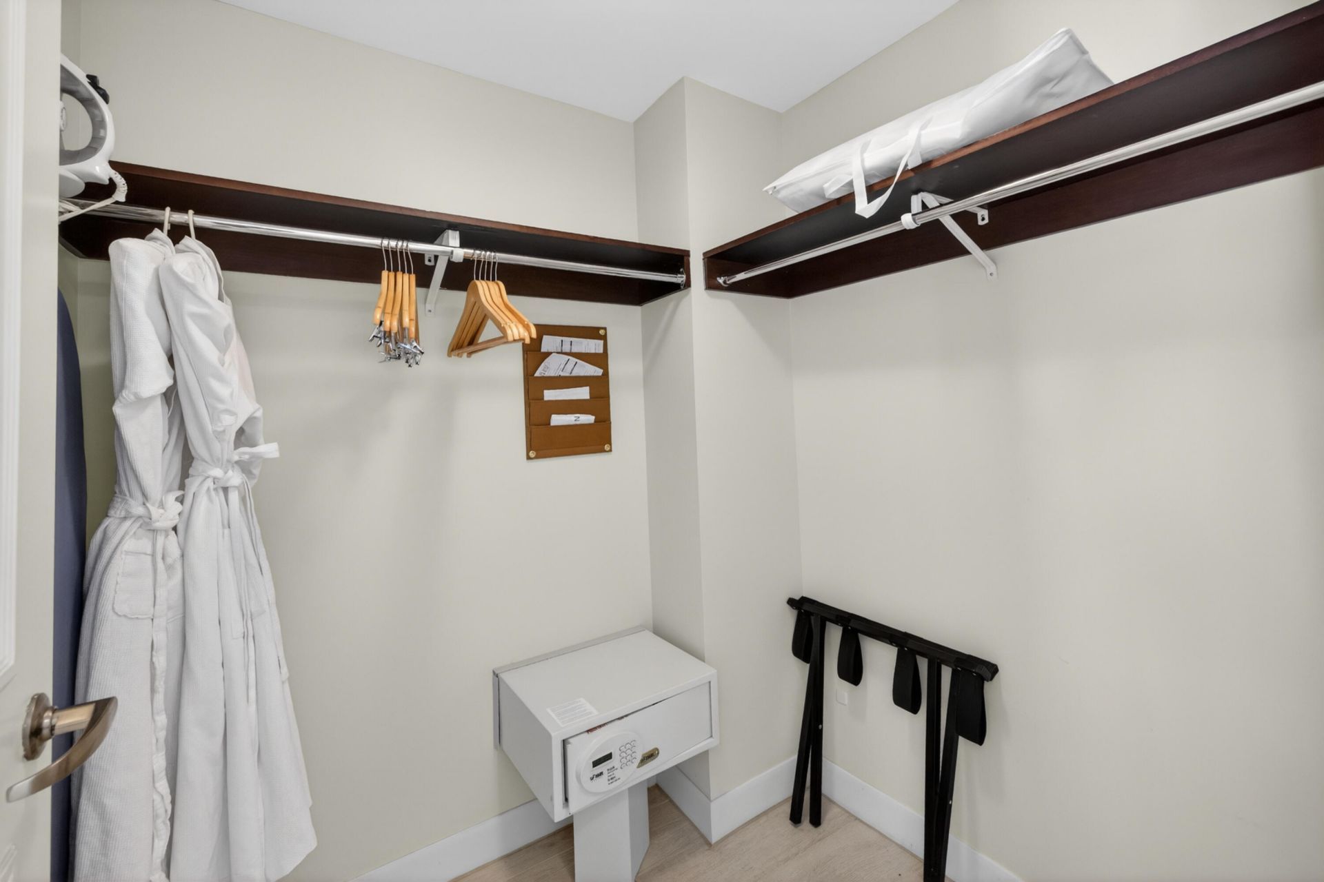505 N Fort Lauderdale Beach Boulevard, Unit 605, Fort Lauderdale, FL 33304 Photo