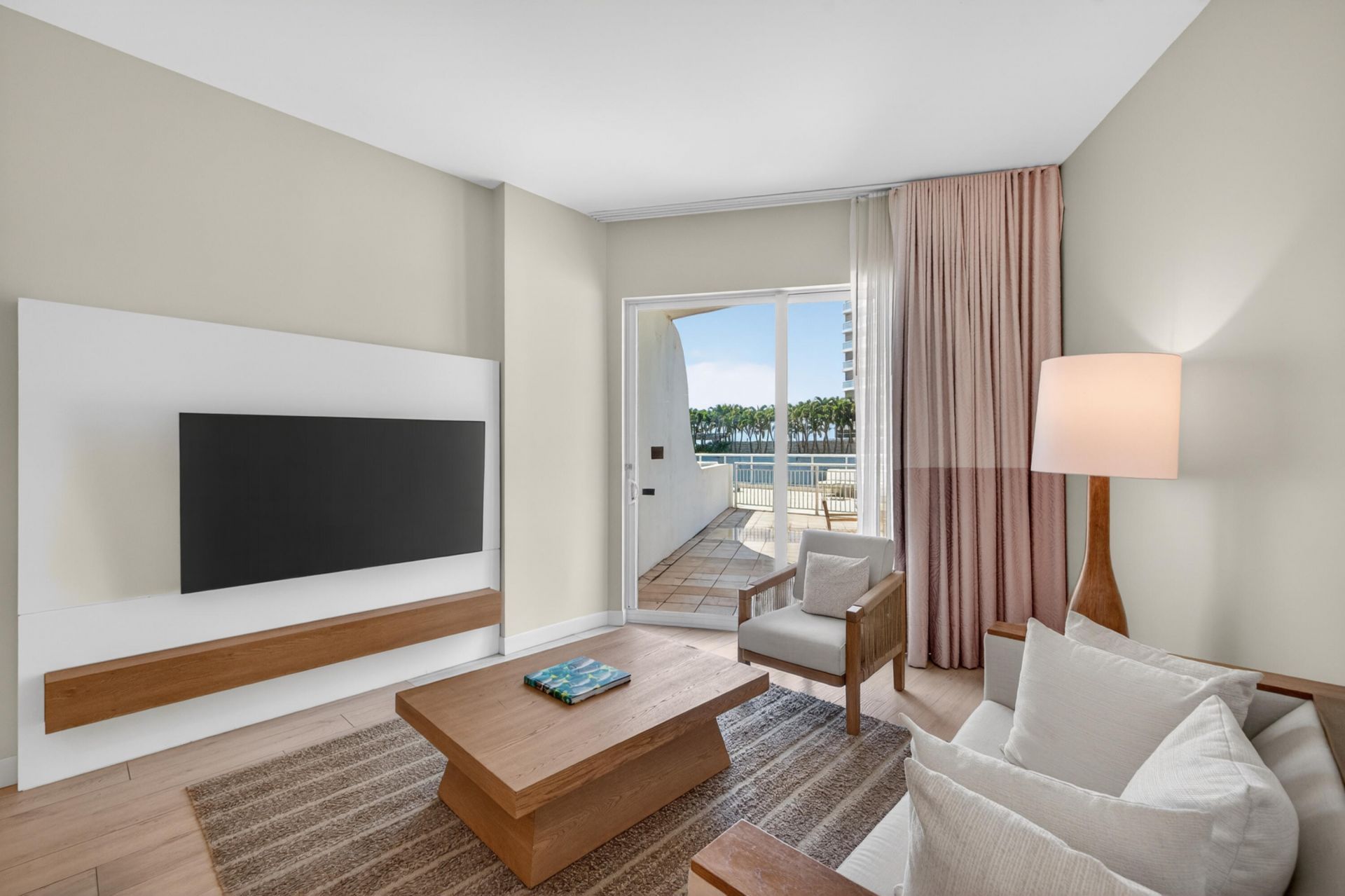 505 N Fort Lauderdale Beach Boulevard, Unit 605, Fort Lauderdale, FL 33304 Photo