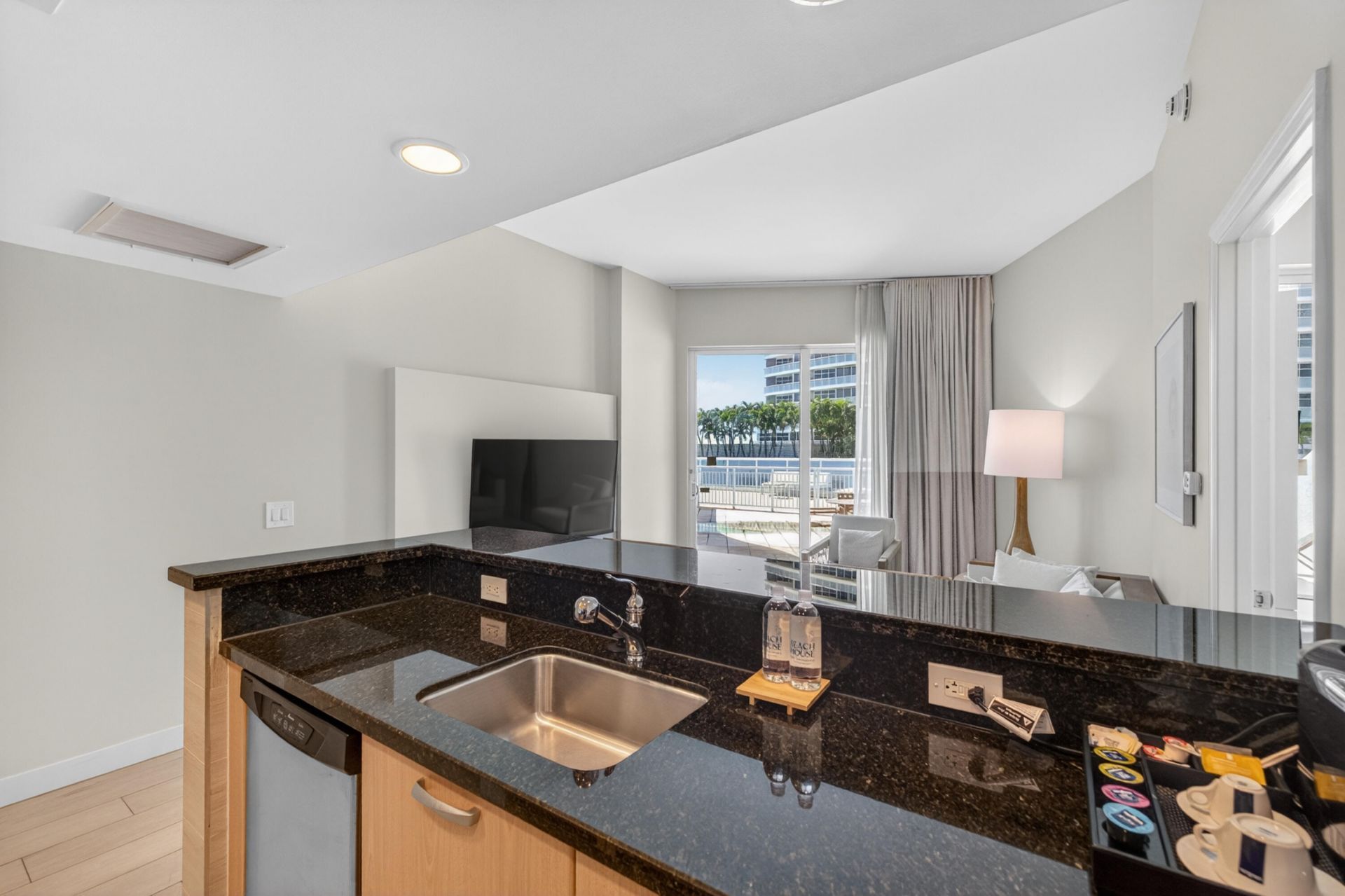 505 N Fort Lauderdale Beach Boulevard, Unit 605, Fort Lauderdale, FL 33304 Photo