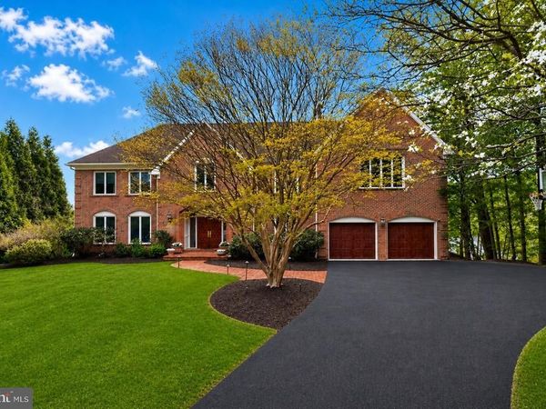 8601 SPLIT OAK CIRCLE, BETHESDA, MD 20817