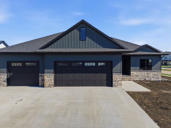 4257 Pine Parkway S, Fargo, ND 58104