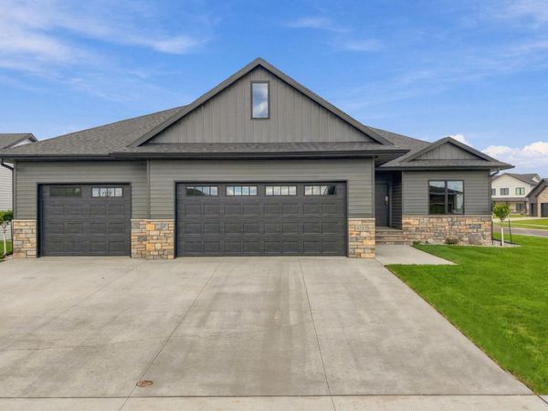 4257 Pine Parkway S, Fargo, ND 58104