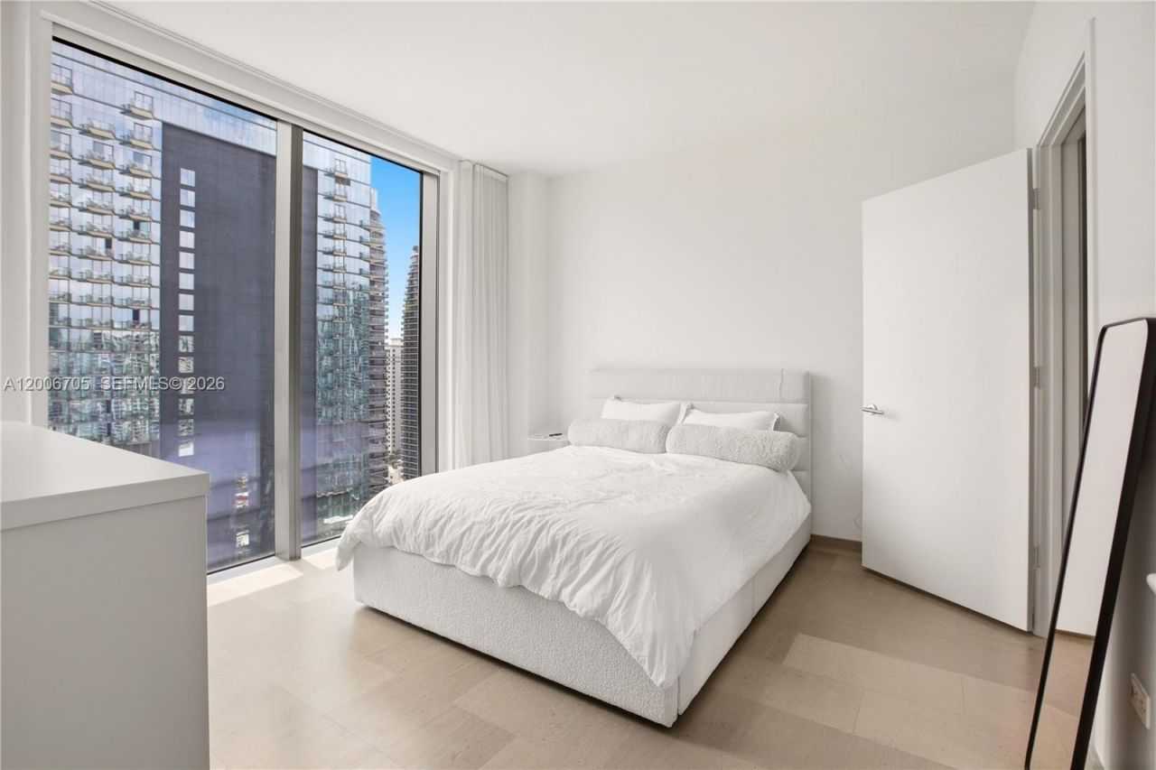 68 SE 6th St, Unit 2701, Miami, FL 33131 Photo
