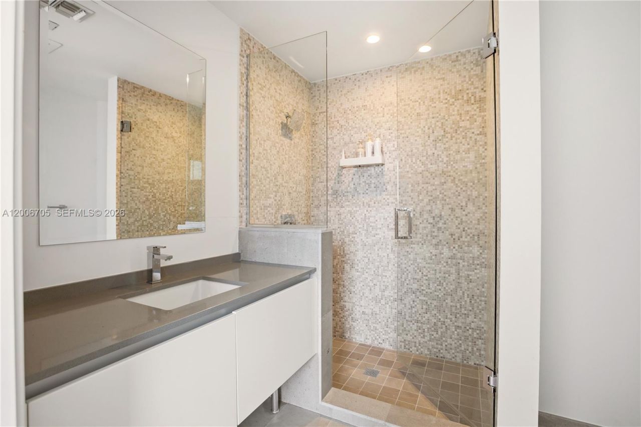 68 SE 6th St, Unit 2701, Miami, FL 33131 Photo