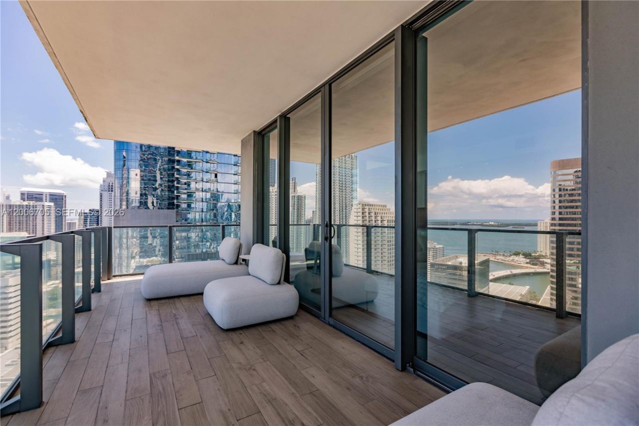68 SE 6th St, Unit 2701, Miami, FL 33131 Photo