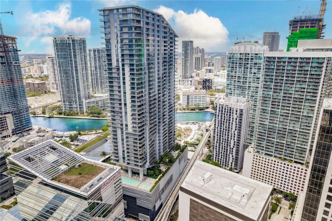 68 SE 6th St, Unit 2701, Miami, FL 33131 Photo
