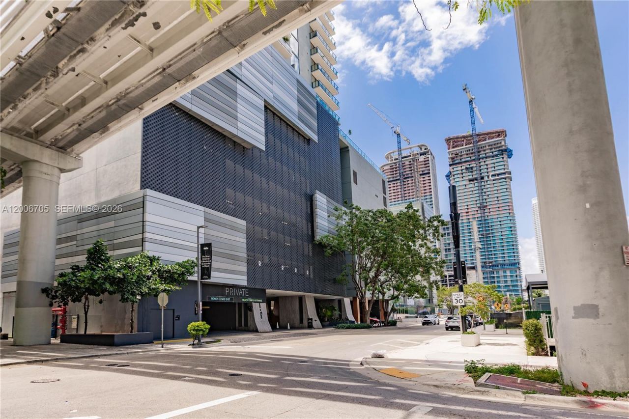 68 SE 6th St, Unit 2701, Miami, FL 33131 Photo