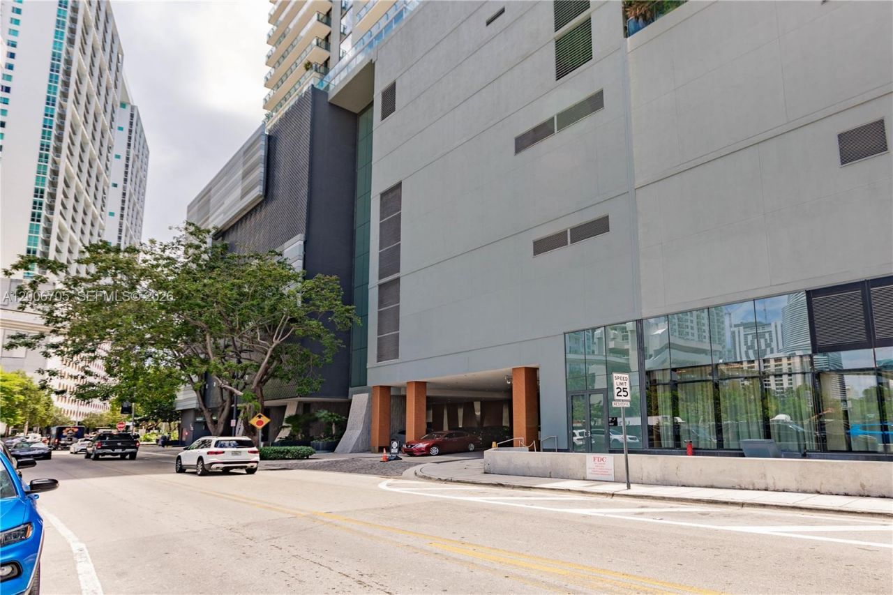 68 SE 6th St, Unit 2701, Miami, FL 33131 Photo