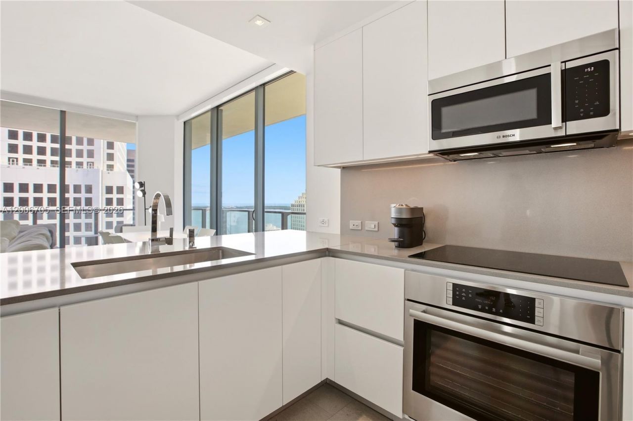 68 SE 6th St, Unit 2701, Miami, FL 33131 Photo