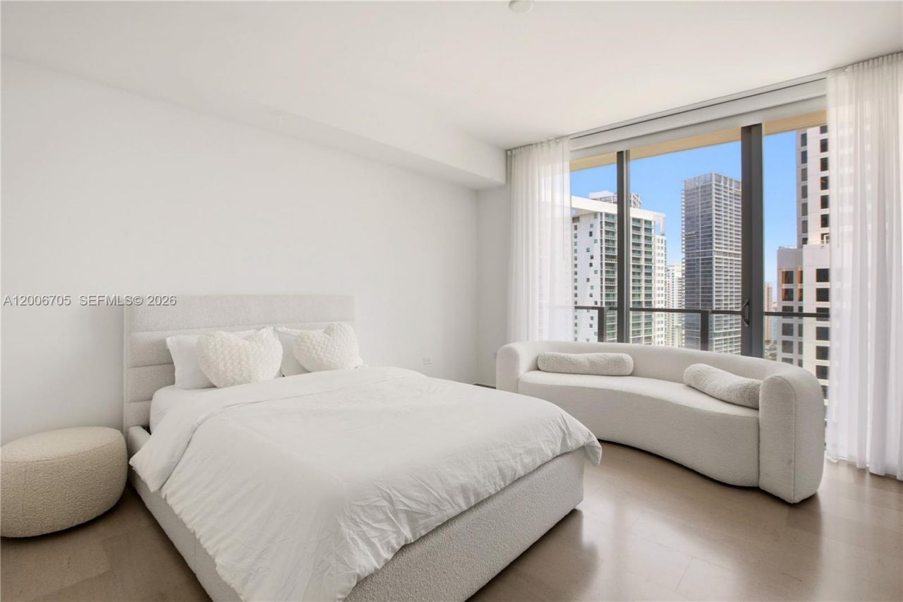 68 SE 6th St, Unit 2701, Miami, FL 33131 Photo