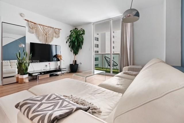 1800 N Bayshore Dr, Unit 1604, Miami, FL 33132 Photo