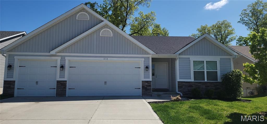 1010 Timber Bluff Drive , Wentzville, MO 63385 Main Photo