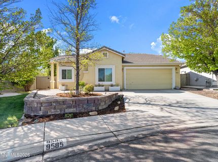 9585 Navigator Drive, Reno, NV 89521 Photo