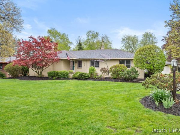 1836 Millbrook Street SE, Grand Rapids, MI 49508