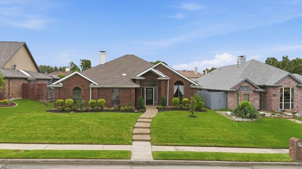 1304 Black Oak Drive, Carrollton, TX 75007 Main Photo