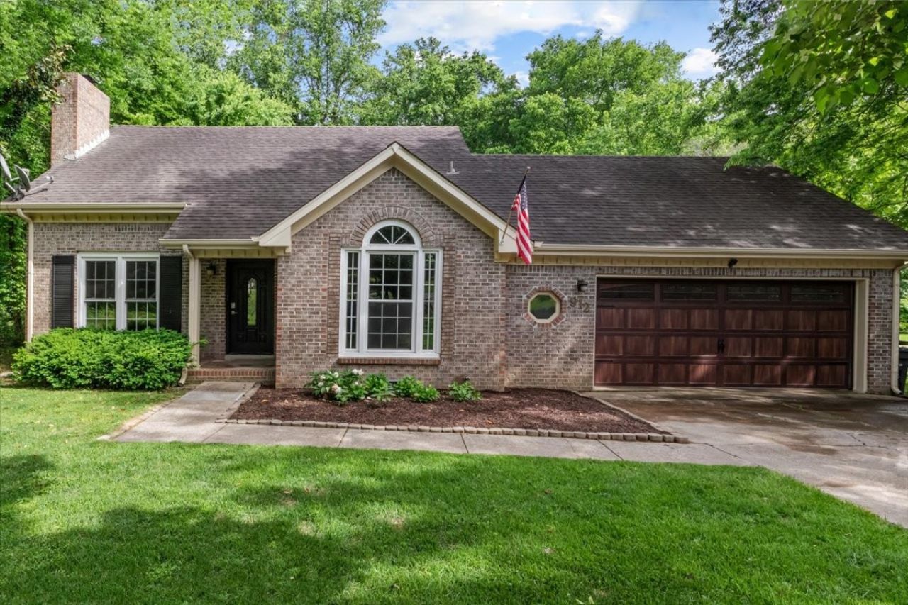 912 Hunter Ln, Clarksville, TN 37043 Main Photo