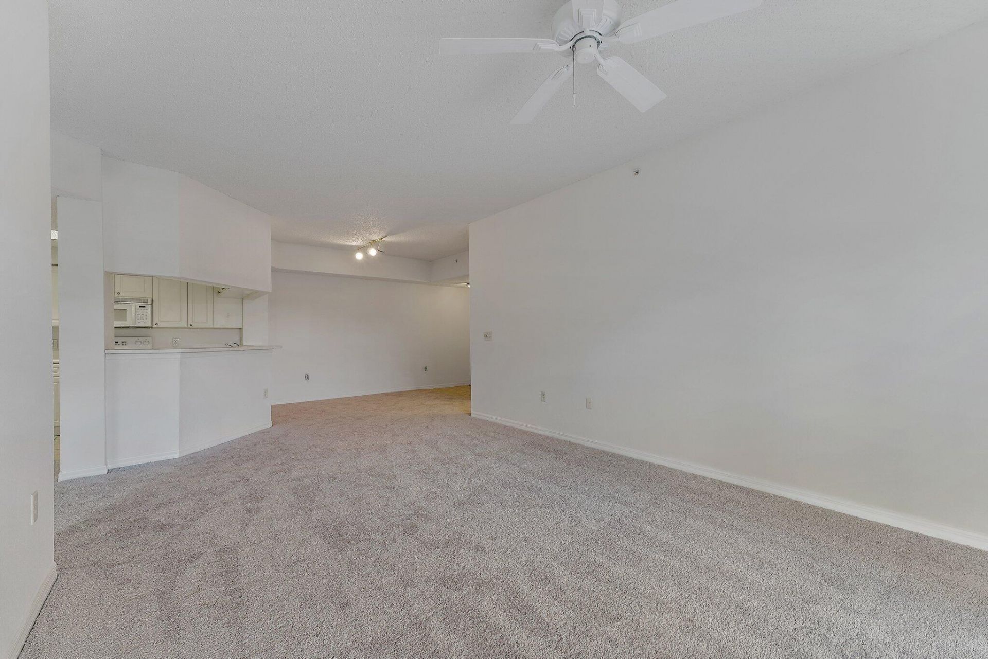 2727 Anzio Court, Unit 301, Palm Beach Gardens, FL 33410 Photo