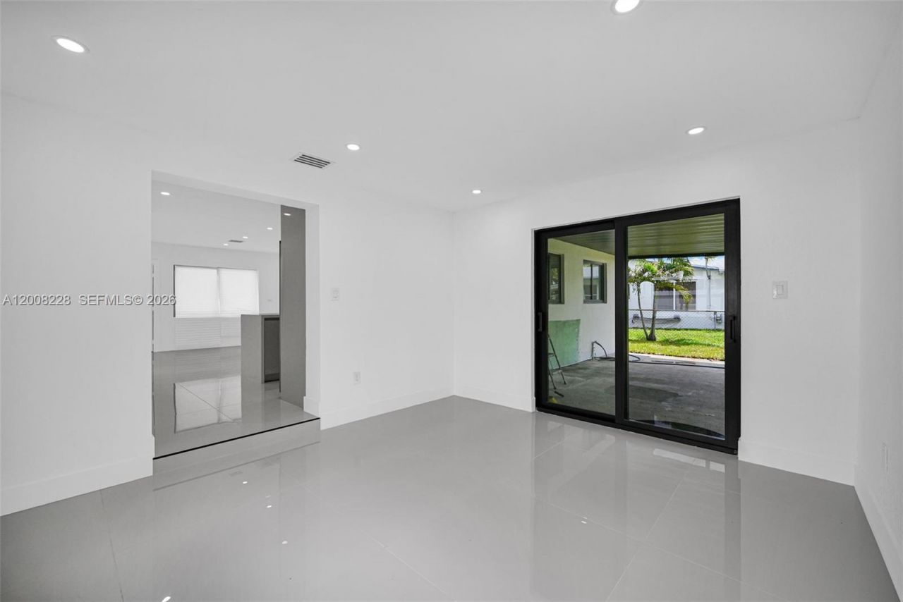 18530 NW 42nd Ave , Miami Gardens, FL 33055 Photo