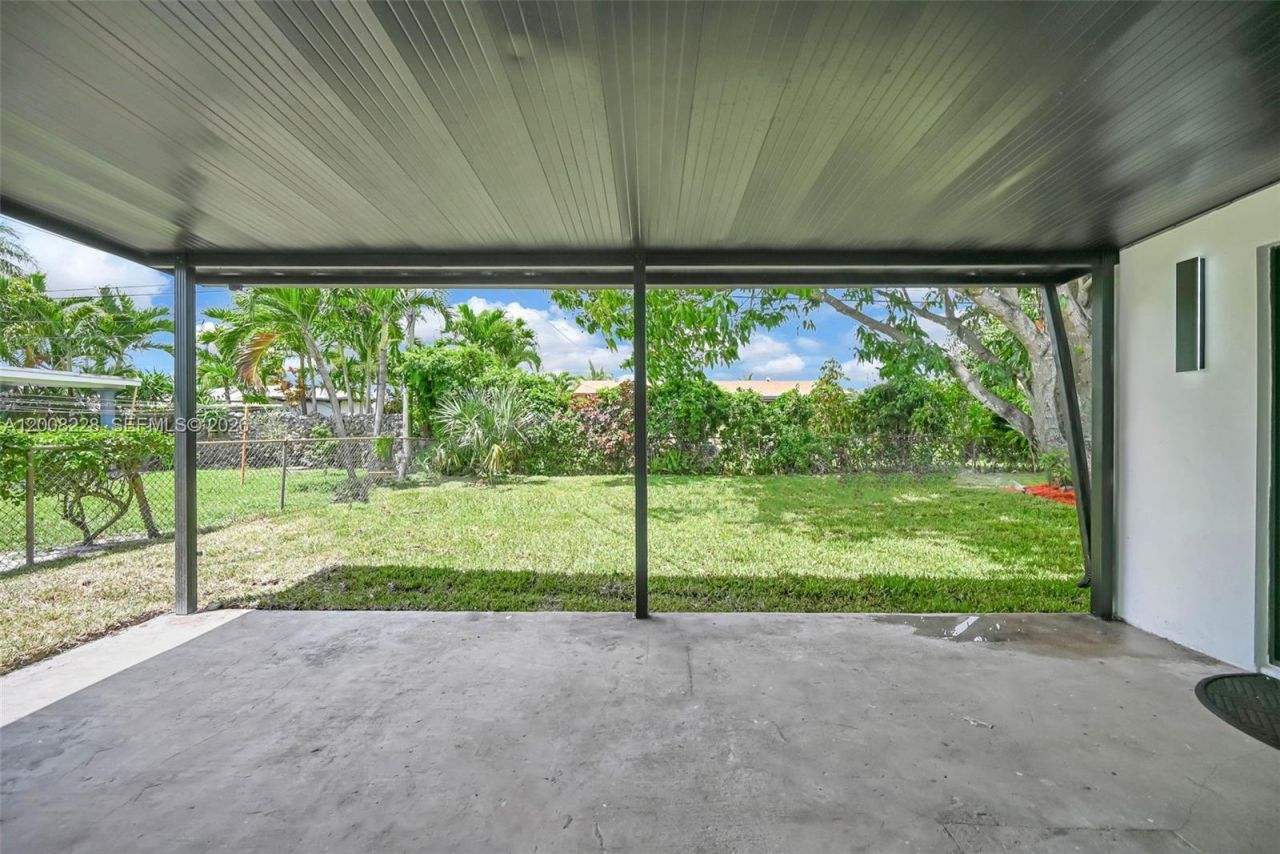 18530 NW 42nd Ave , Miami Gardens, FL 33055 Photo