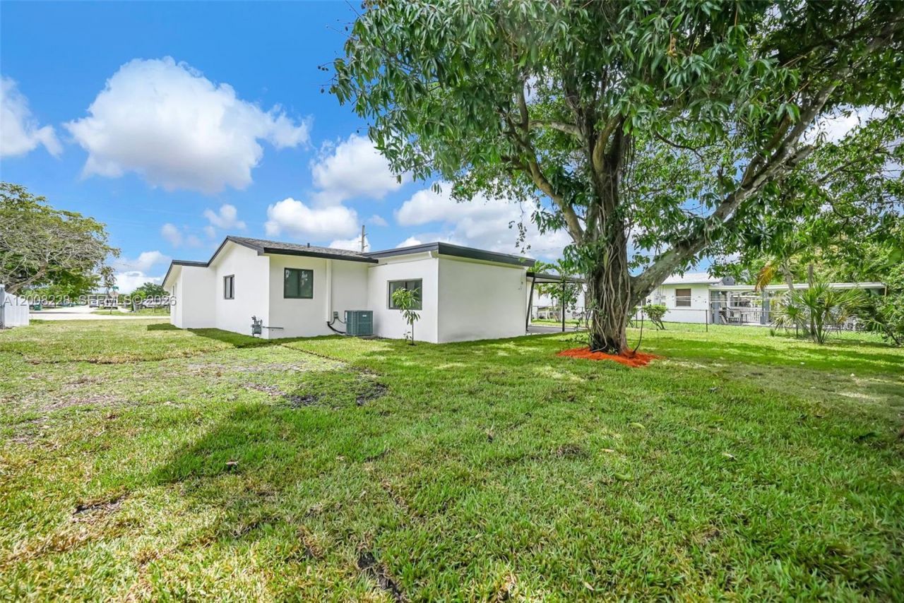 18530 NW 42nd Ave , Miami Gardens, FL 33055 Photo