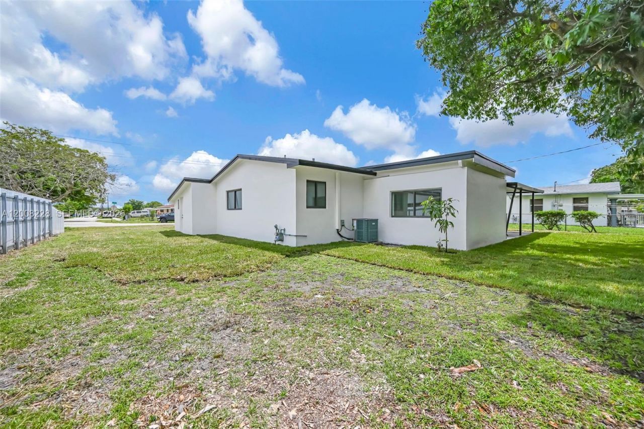 18530 NW 42nd Ave , Miami Gardens, FL 33055 Photo