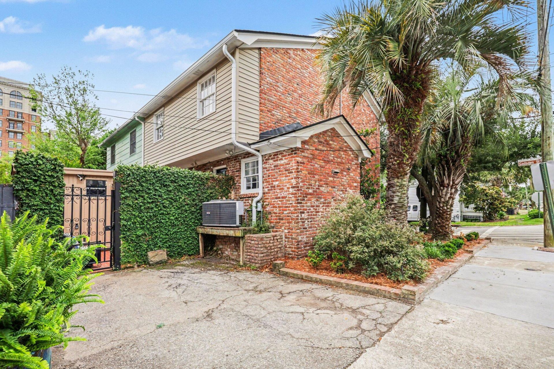 2 Gadsden Street Photo 28