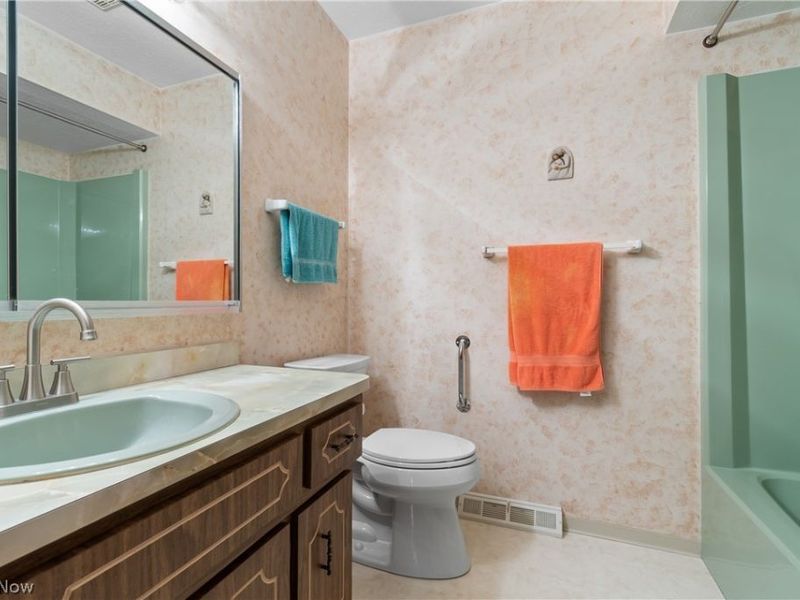 6968 Carol Drive, Independence, OH 44131 Photo 23