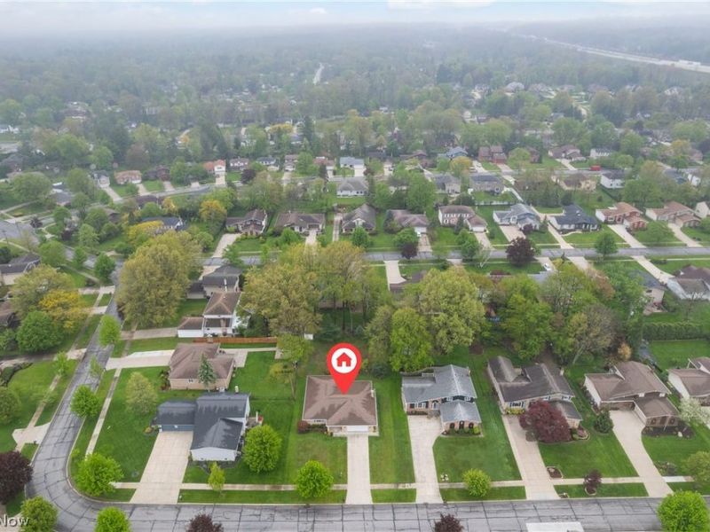 6968 Carol Drive, Independence, OH 44131 Photo 4