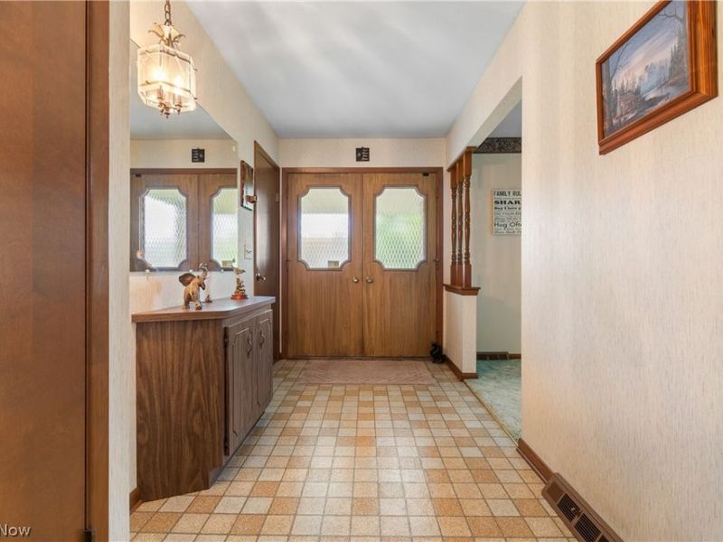 6968 Carol Drive, Independence, OH 44131 Photo 7