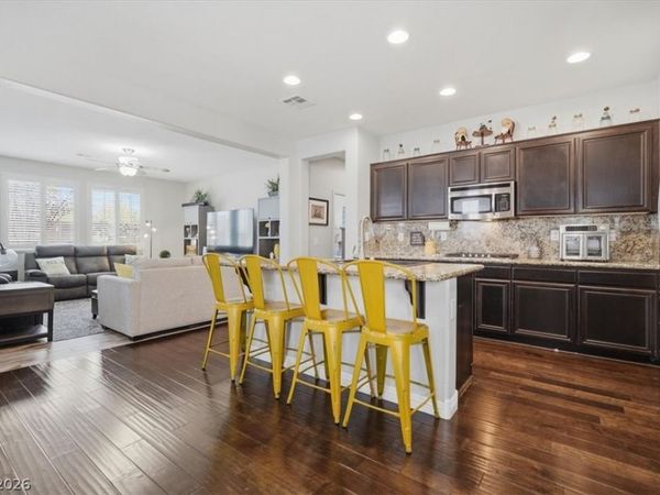 10315 Bush Mountain Avenue , Las Vegas, NV 89166