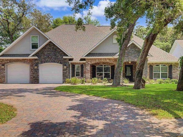 1430 E Shores Blvd, Gulf Breeze, FL 32563
