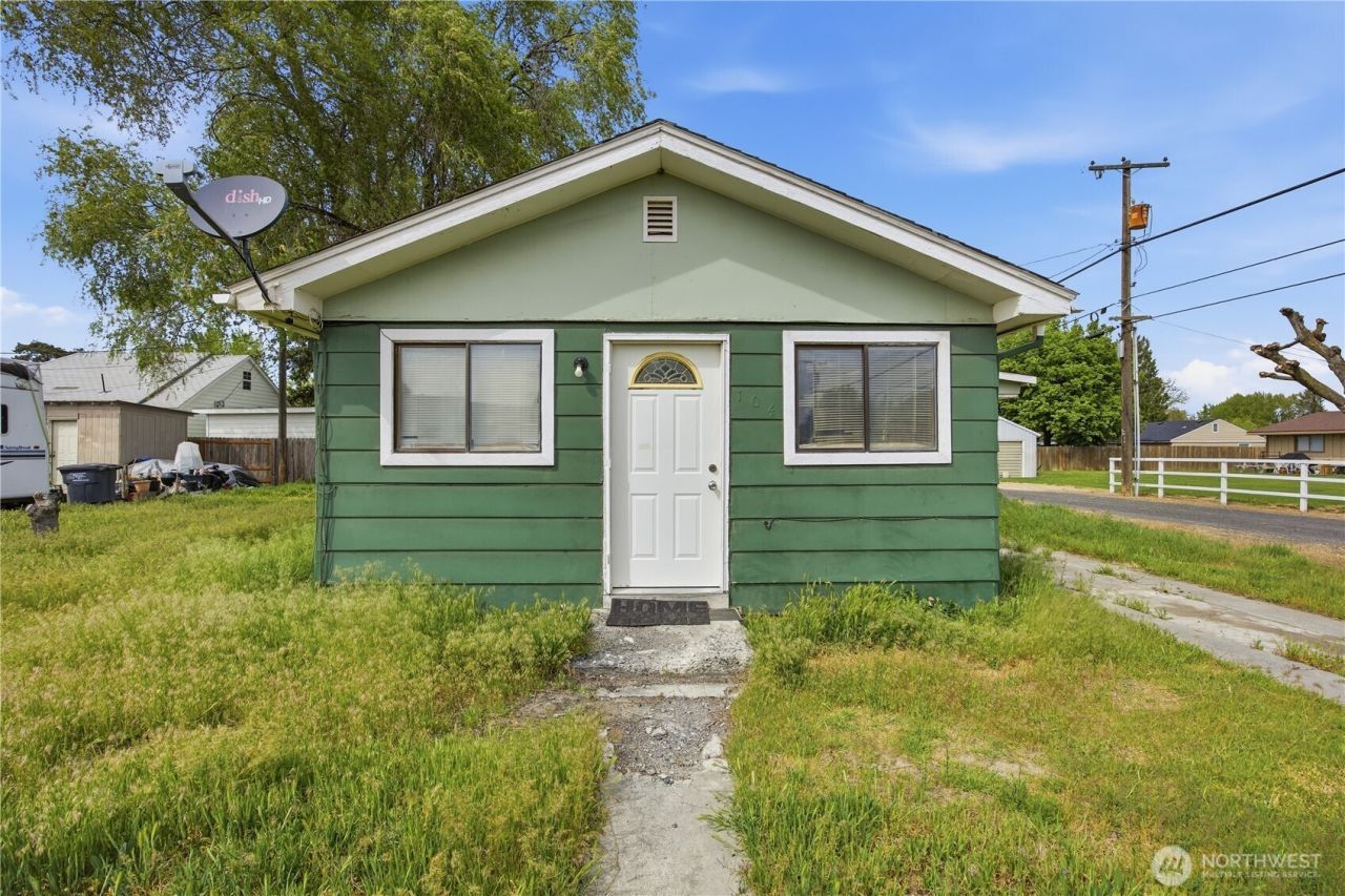 104 E 5th Ave, Warden, WA 98857 Main Photo