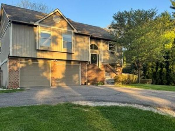 1345 S Milford Road, Milford Vlg, MI 48381