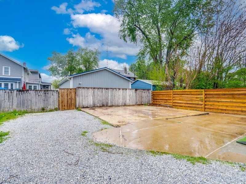 3027 Glen Place NW, Canton, OH 44708 Photo 2