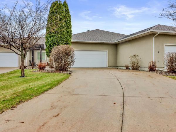 2709 30th Avenue S, Fargo, ND 58103