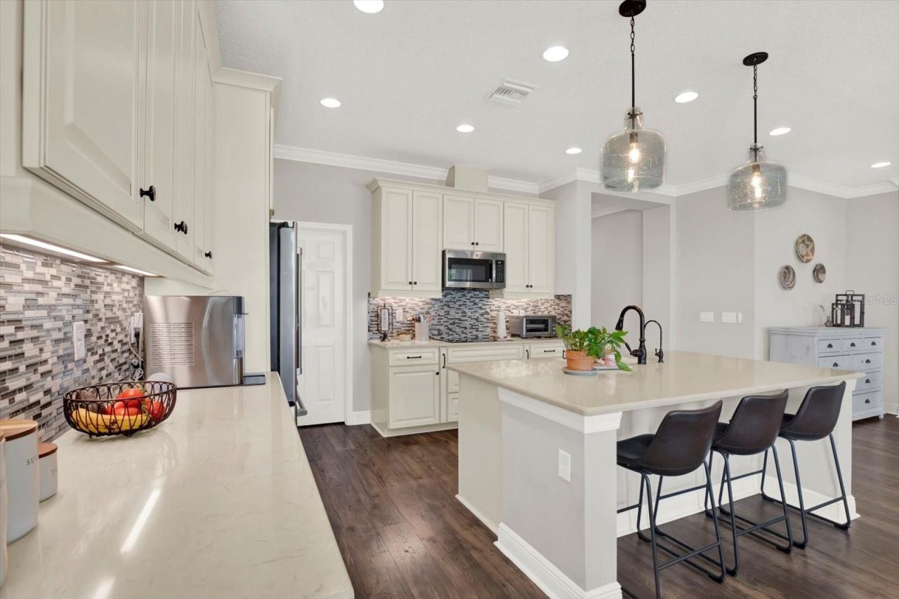31601 Holton Court , Wesley Chapel, FL 33545 Photo